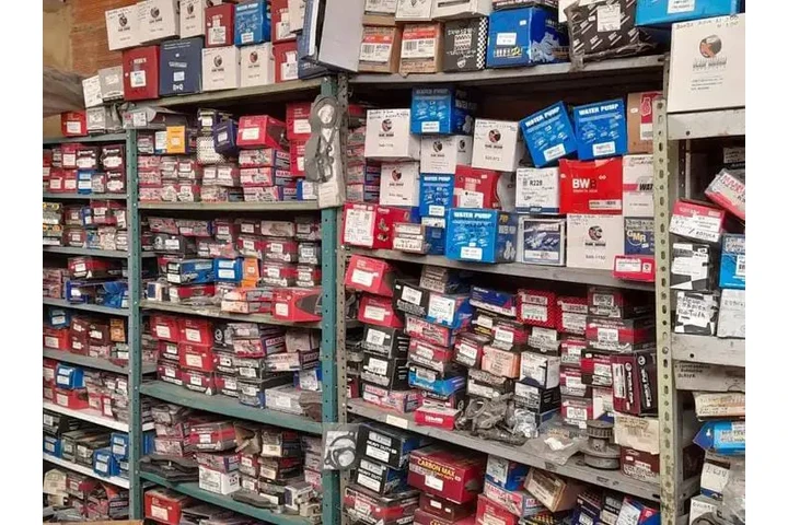 $30000000 : VENTA DE ALMACEN DE REPUESTOS image 2