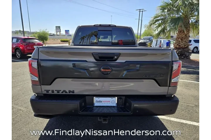 $35984 : Nissan Titan 2021 4x4 SV 4dr image 5