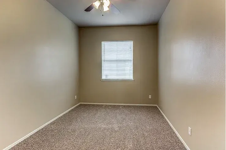 $1050 : 2412 Escape Point St, El Paso, image 2