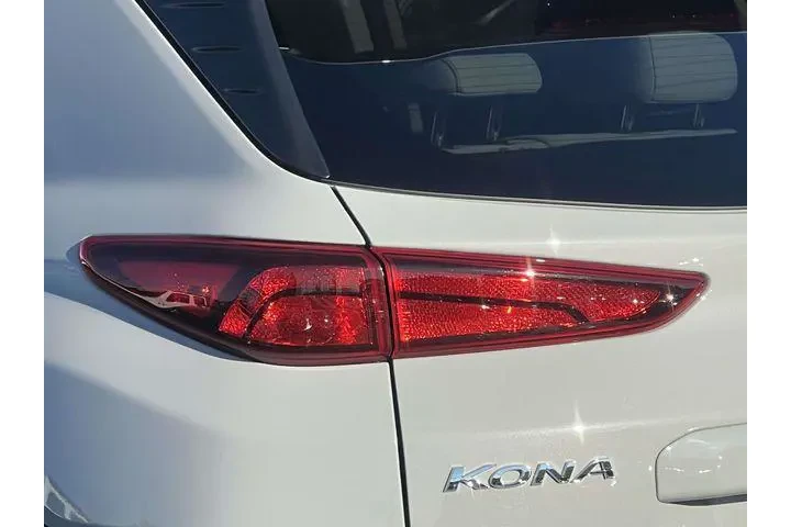 $19995 : Hyundai KONA 2023 AWD SEL 4d image 10