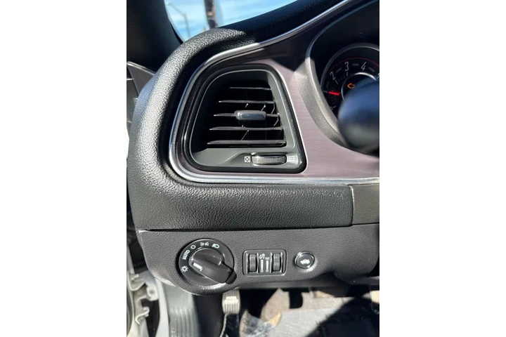 $14995 : 2015 Challenger SXT image 8