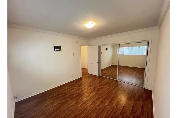 $1500 : 1 Bedroom Apt  in South La image 6
