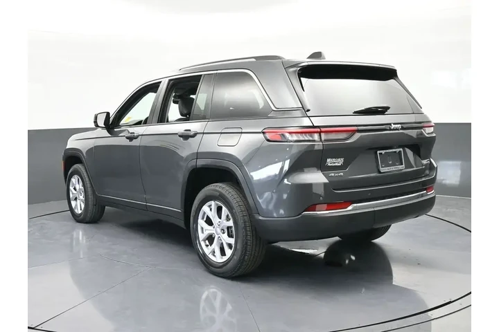 $27800 : Jeep Grand Cherokee 2022 4x4 image 4