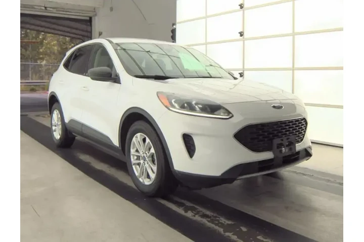 $17990 : Ford Escape 2022 AWD SE 4dr image 4