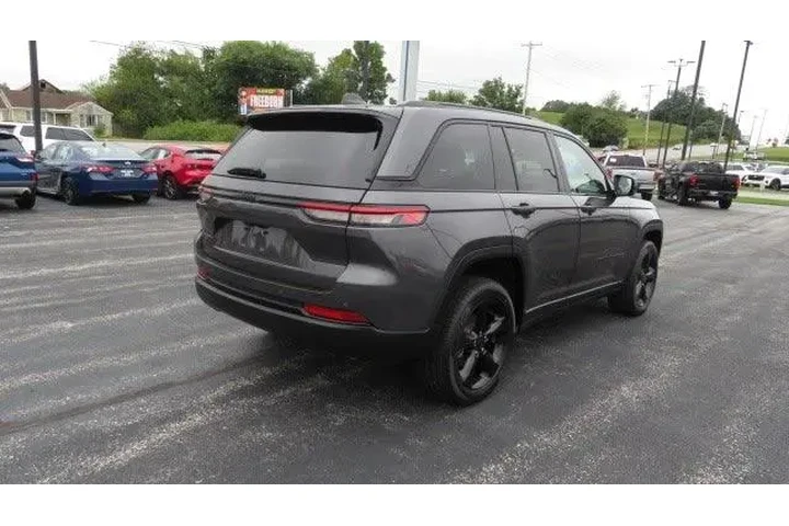 $32971 : Jeep Grand Cherokee 2022 4x4 image 7