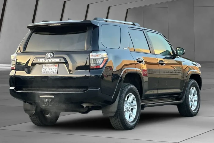 $37500 : Toyota 4Runner 2023 4x4 SR5 image 4