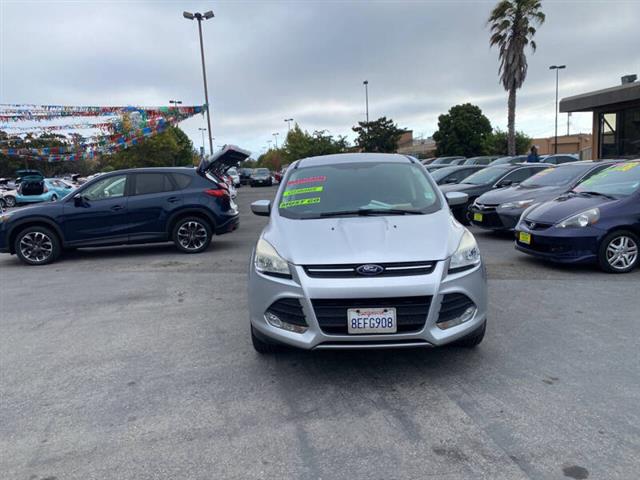 $9999 : 2015 Escape SE image 3