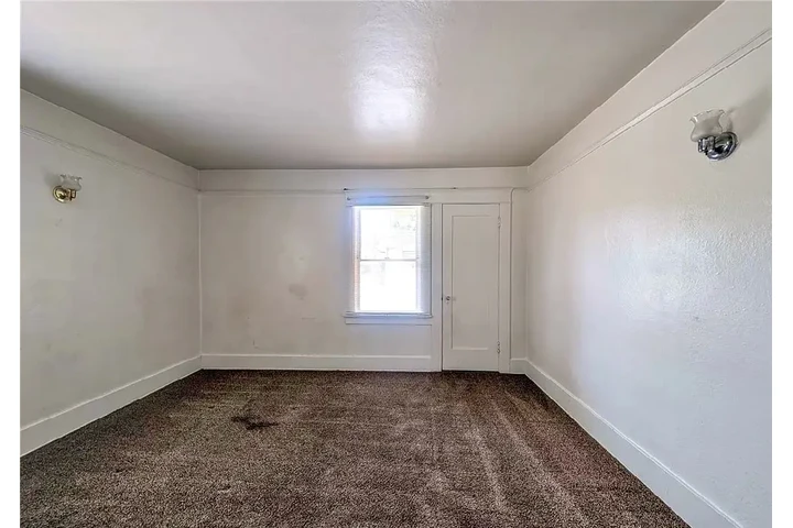 $1250 : 2 bedroom más área de oficina image 5