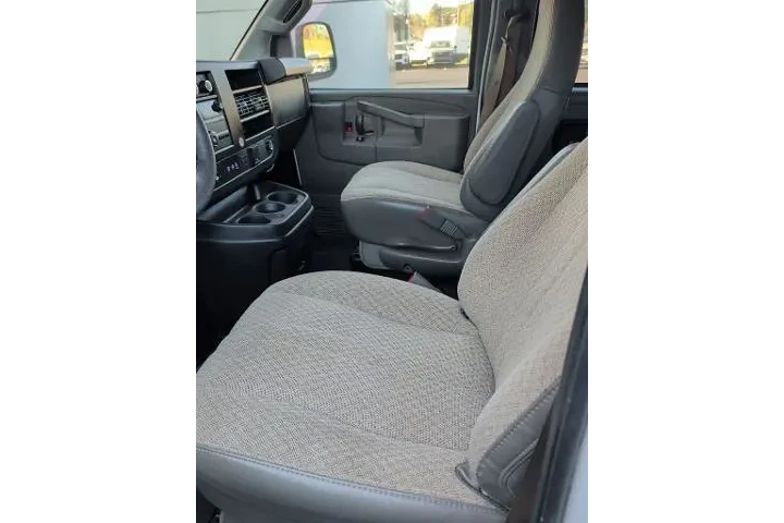 $40000 : Chevrolet Express 2024 LT 35 image 6