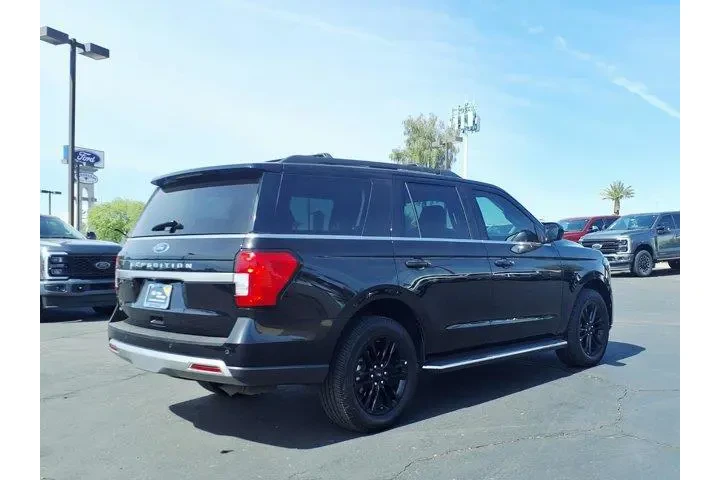 $39944 : Ford Expedition 2023 4x2 XLT image 6