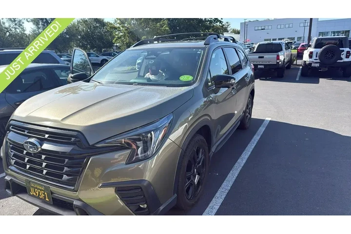 $31988 : Subaru Ascent 2023 AWD Onyx image 1