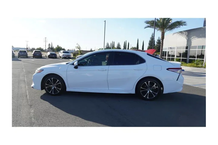 $18284 : 2018 Camry SE Sedan 4D image 6