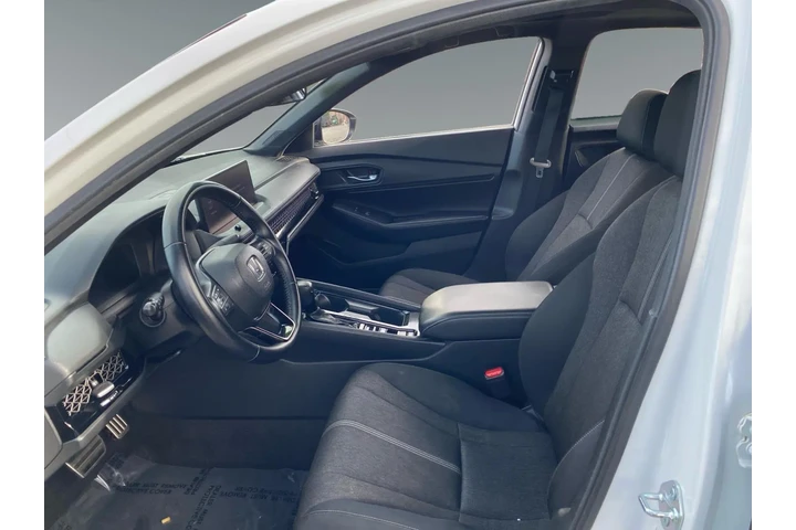 $33000 : Honda Accord Hybrid 2024 Spo image 9