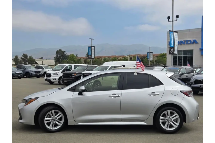 $22888 : Toyota Corolla Hatchback 201 image 4