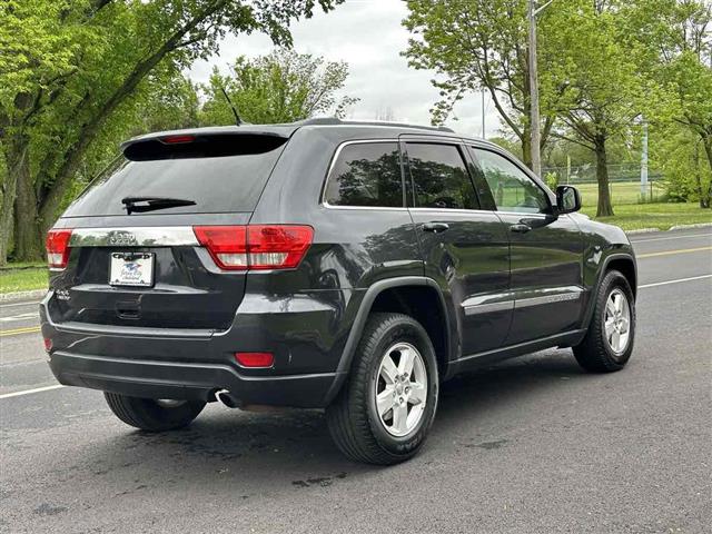 2012 Grand Cherokee Laredo image 9