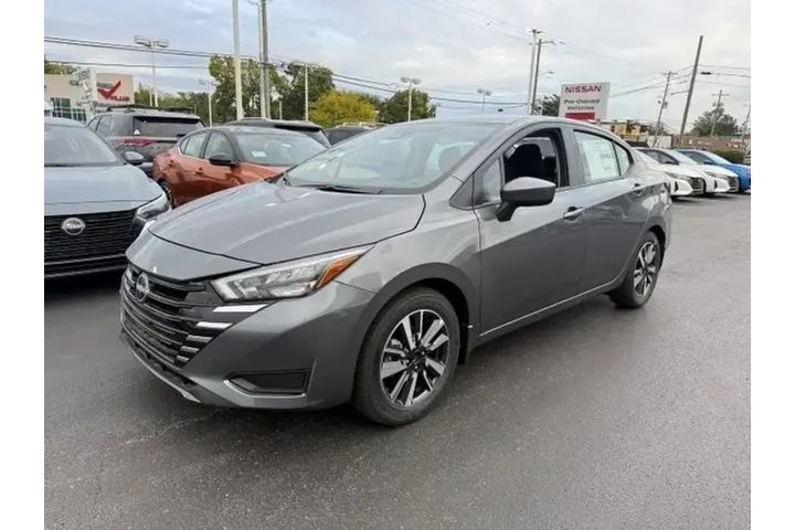 $20861 : Nissan Versa 2025 SV 4dr Sed image 3