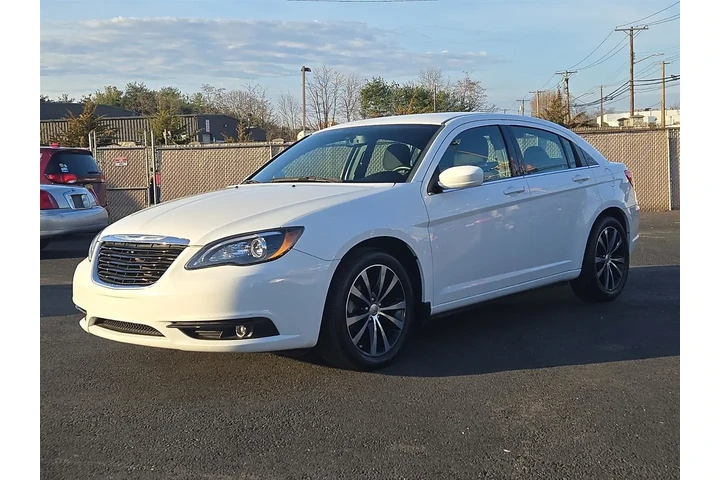 $11900 : 2014 200 Touring image 3