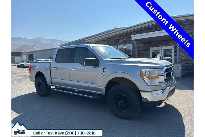 $27687 : Ford F-150 2021 4x4 XLT 4dr image 1