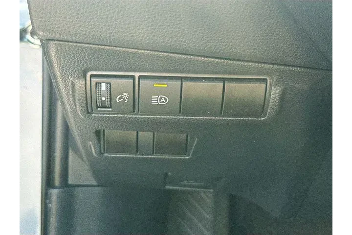 $24000 : Toyota Corolla Cross 2024 LE image 10