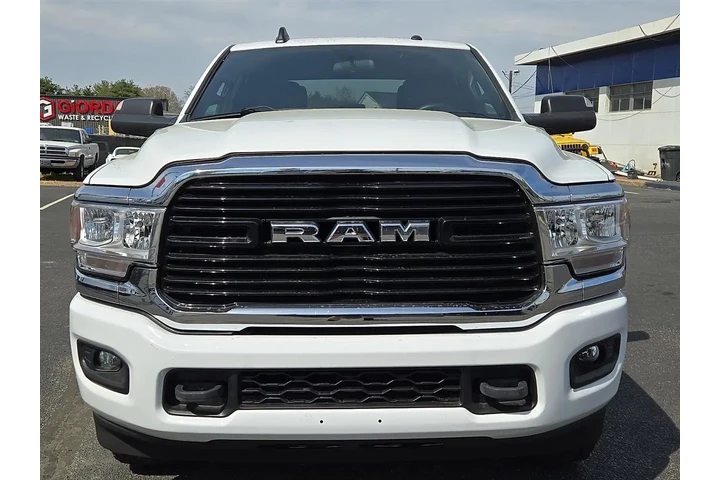 2022 RAM 2500 Tradesman Crew image 2