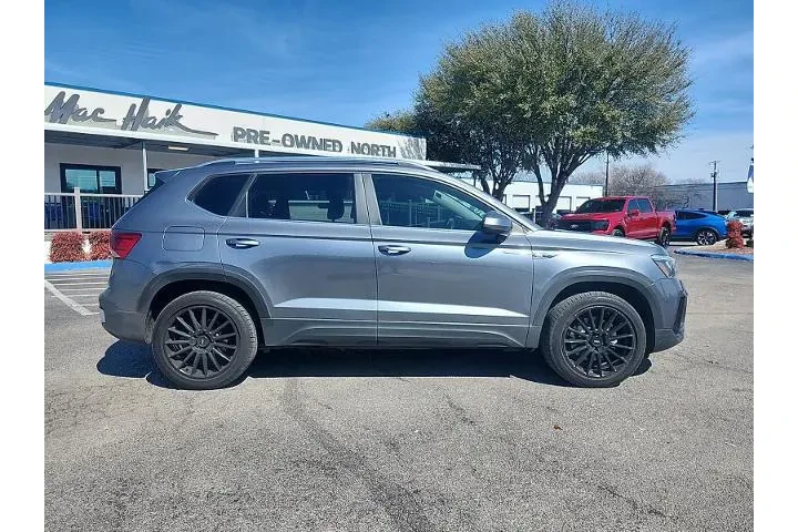 $15998 : Volkswagen Taos 2022 SE 4dr image 2
