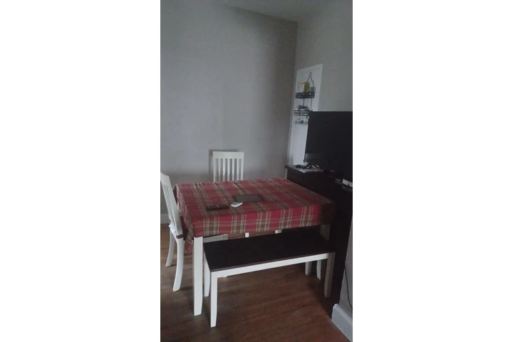 $585 : Busco Roomate Miami Beach image 3