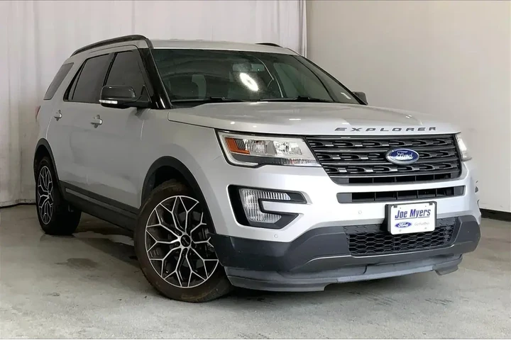 $17991 : Ford Explorer 2017 XLT 4dr S image 1