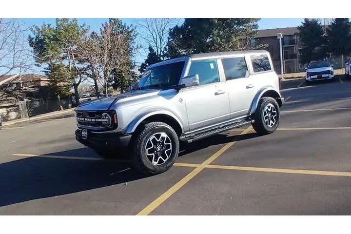 $37985 : Ford Bronco 2023 4x4 Base 4d image 1