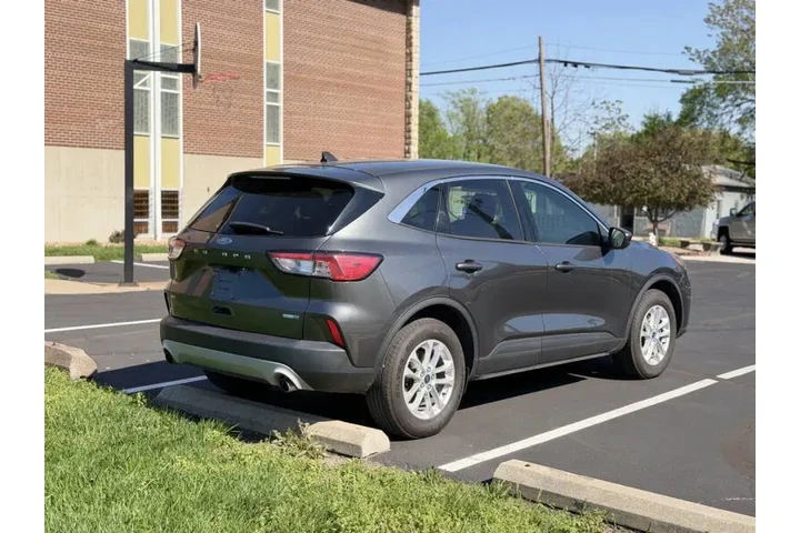 $6999 : 2020 Escape SE image 5