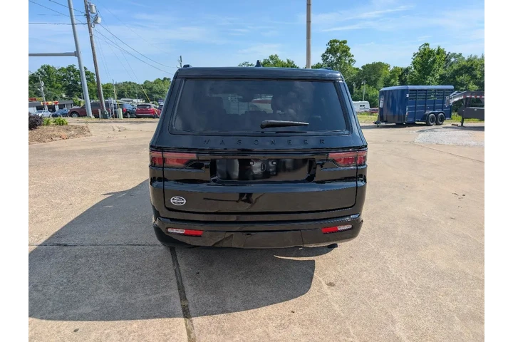 2023 Wagoneer image 7