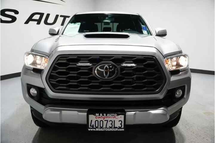 $31532 : 2022 Tacoma 4WD TRD Sport image 2