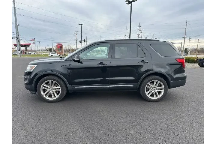 $13719 : Ford Explorer 2016 AWD XLT 4 image 4