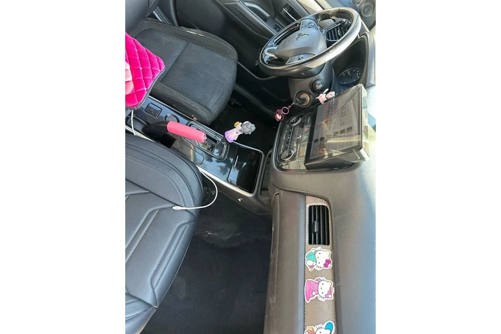 $7500 : 🚗 2017 Mitsubishi Outlander – image 2