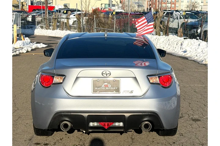 2015 FR-S 2dr Cpe Man (Natl) image 10