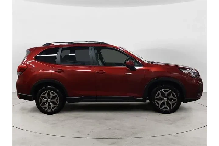$27288 : Subaru Forester 2019 AWD Pre image 6