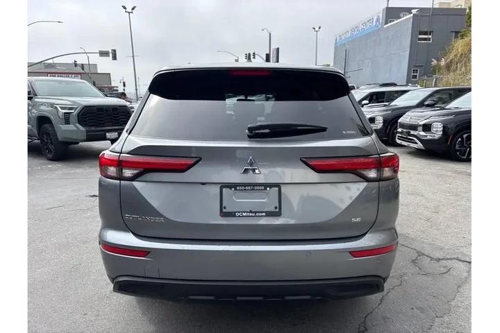$27388 : Mitsubishi Outlander 2024 AW image 6