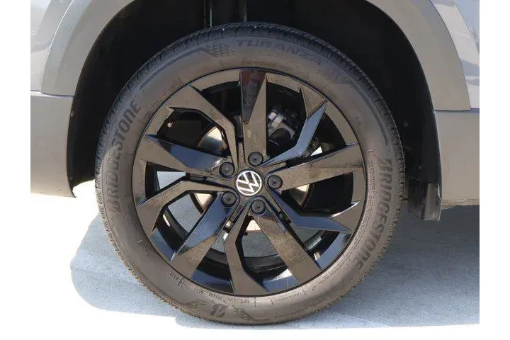 $20588 : Volkswagen Taos 2023 SE 4dr image 8