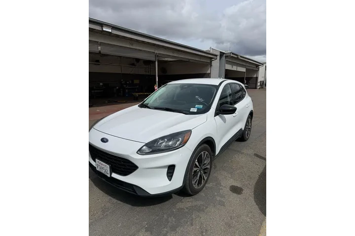 $20900 : Ford Escape 2022 SE 4dr SUV image 1