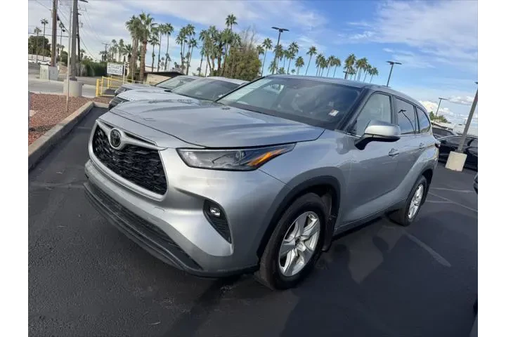 $36436 : Toyota Highlander 2024 AWD L image 1