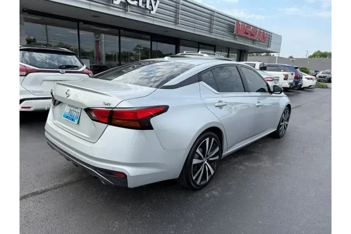 $18831 : Nissan Altima 2022 2.5 SR 4d image 6