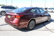 $20587 : 2024 Altima 2.5 SV Sedan thumbnail