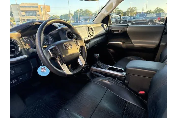 $29996 : Toyota Tacoma 2022 4x2 TRD O image 7