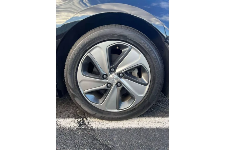 $9995 : 2016 HYUNDAI SONATA HYBRID LI image 2