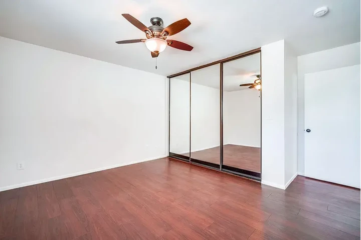 $1250 : Amplia casa disponible image 8