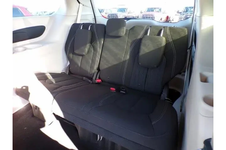 $18922 : Chrysler Voyager 2021 LX 4dr image 8