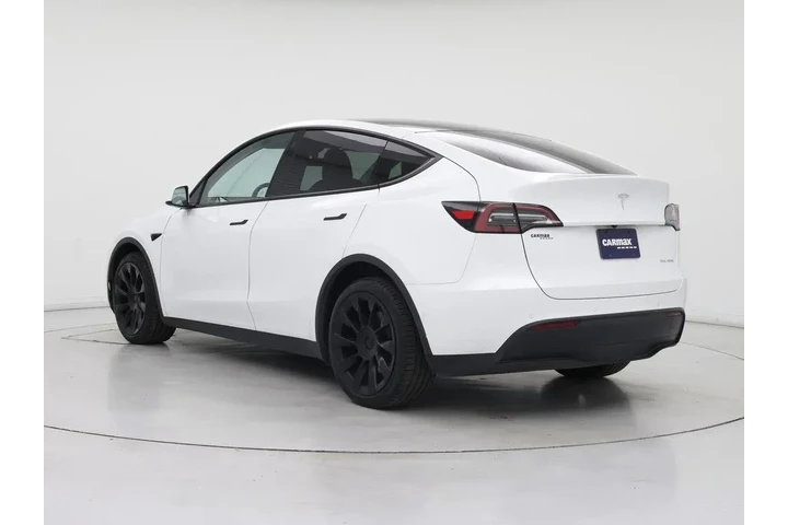 $27998 : Tesla Model Y 2022 AWD Long image 2