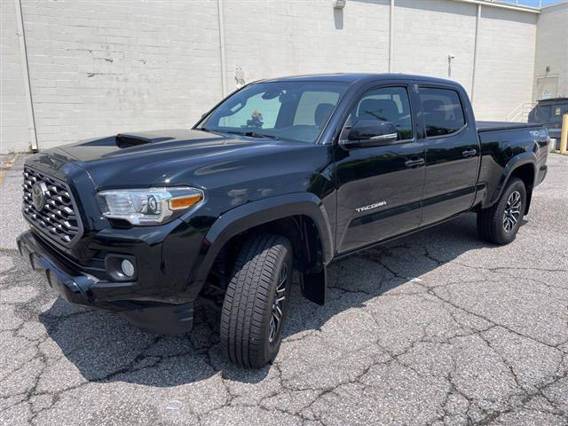 $36990 : PRE-OWNED 2021 TOYOTA TACOMA image 1