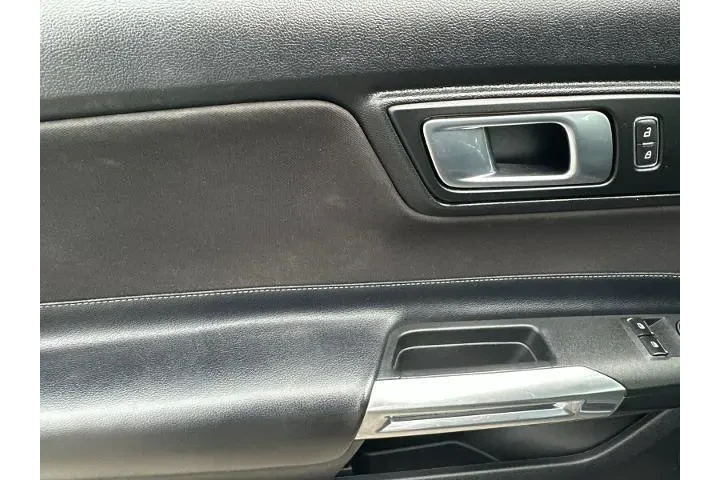 $15990 : Ford Mustang 2018 EcoBoost 2 image 10