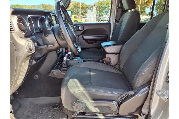 Jeep Wrangler Unlimited 2021 image 3