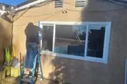Instalación de ventanas y show en Los Angeles